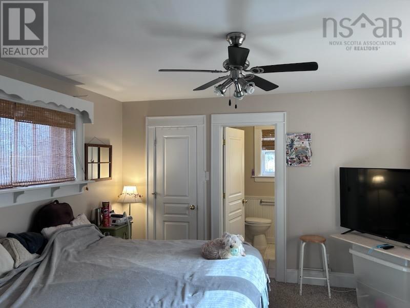 125 Maple Street, Bridgewater, Nova Scotia  B4V 2G6 - Photo 3 - 202405156