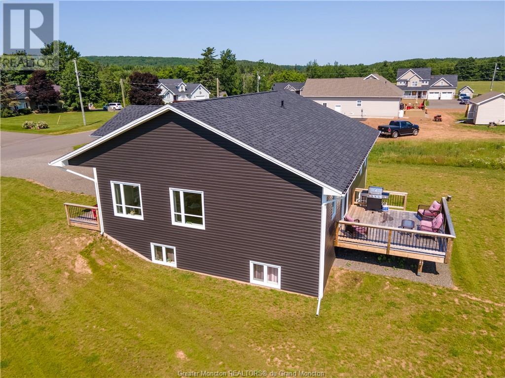 11 Riverside Dr, Petitcodiac, New Brunswick  E4Z 0K7 - Photo 3 - M158125