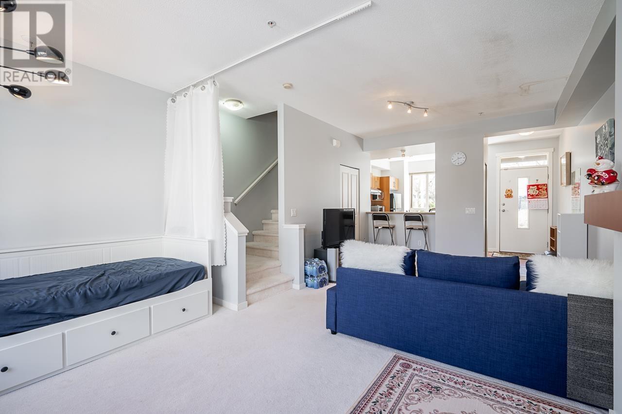 130 9229 University Crescent, Burnaby, British Columbia  V5A 4Z2 - Photo 5 - R2861822
