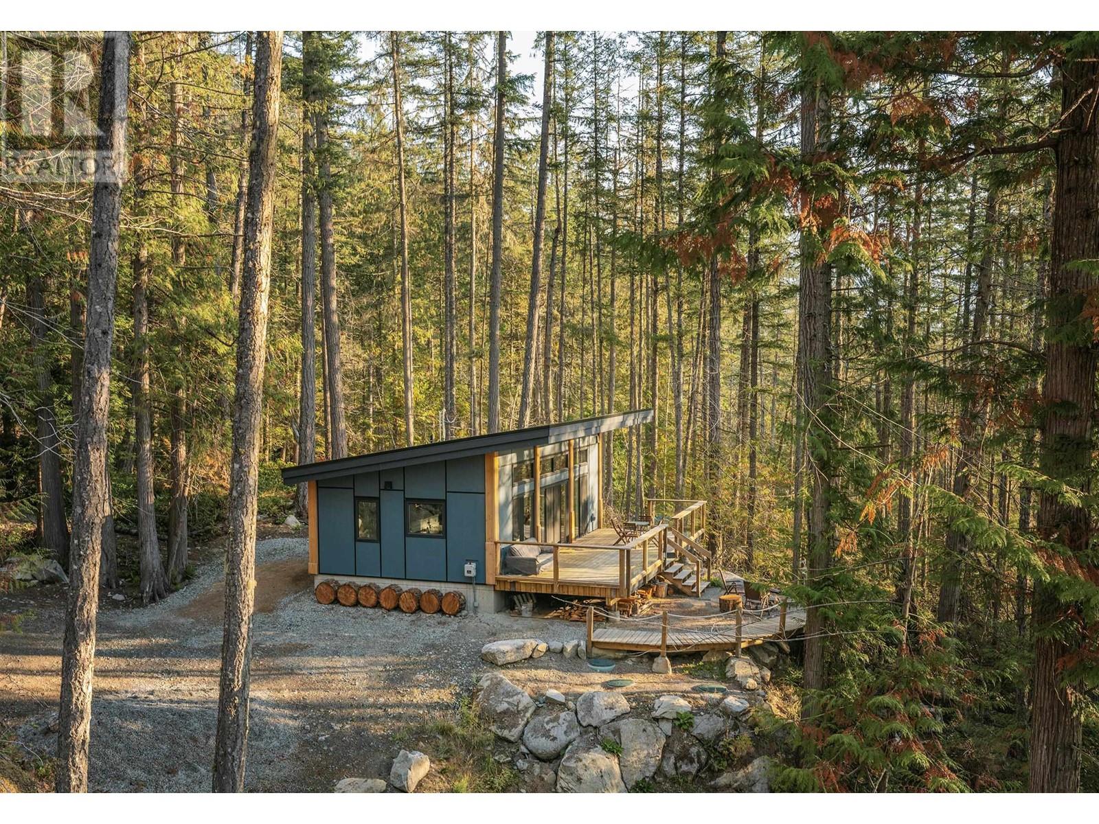 13104 Oyster Bay Road, Garden Bay, British Columbia  V0N 1S1 - Photo 1 - R2861879