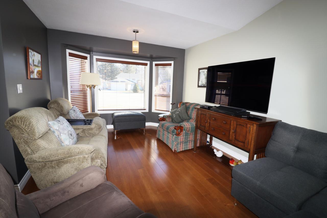 2275 Selkirk Place, Grand Forks, British Columbia  V0H 1H0 - Photo 6 - 2475431