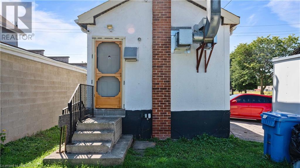 108 Elgin Street, Brantford, Ontario  N3S 5A3 - Photo 3 - 40559689
