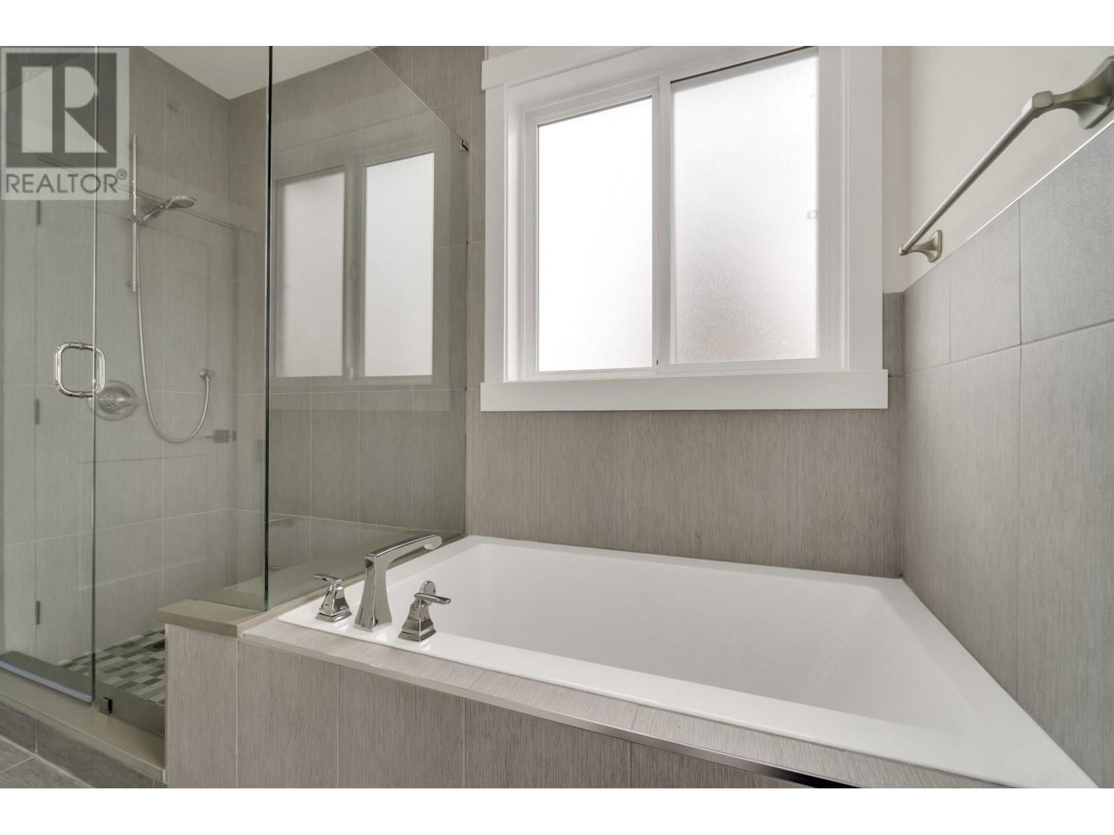 1877 Pitt River Road, Port Coquitlam, British Columbia  V3C 1R1 - Photo 24 - R2861783