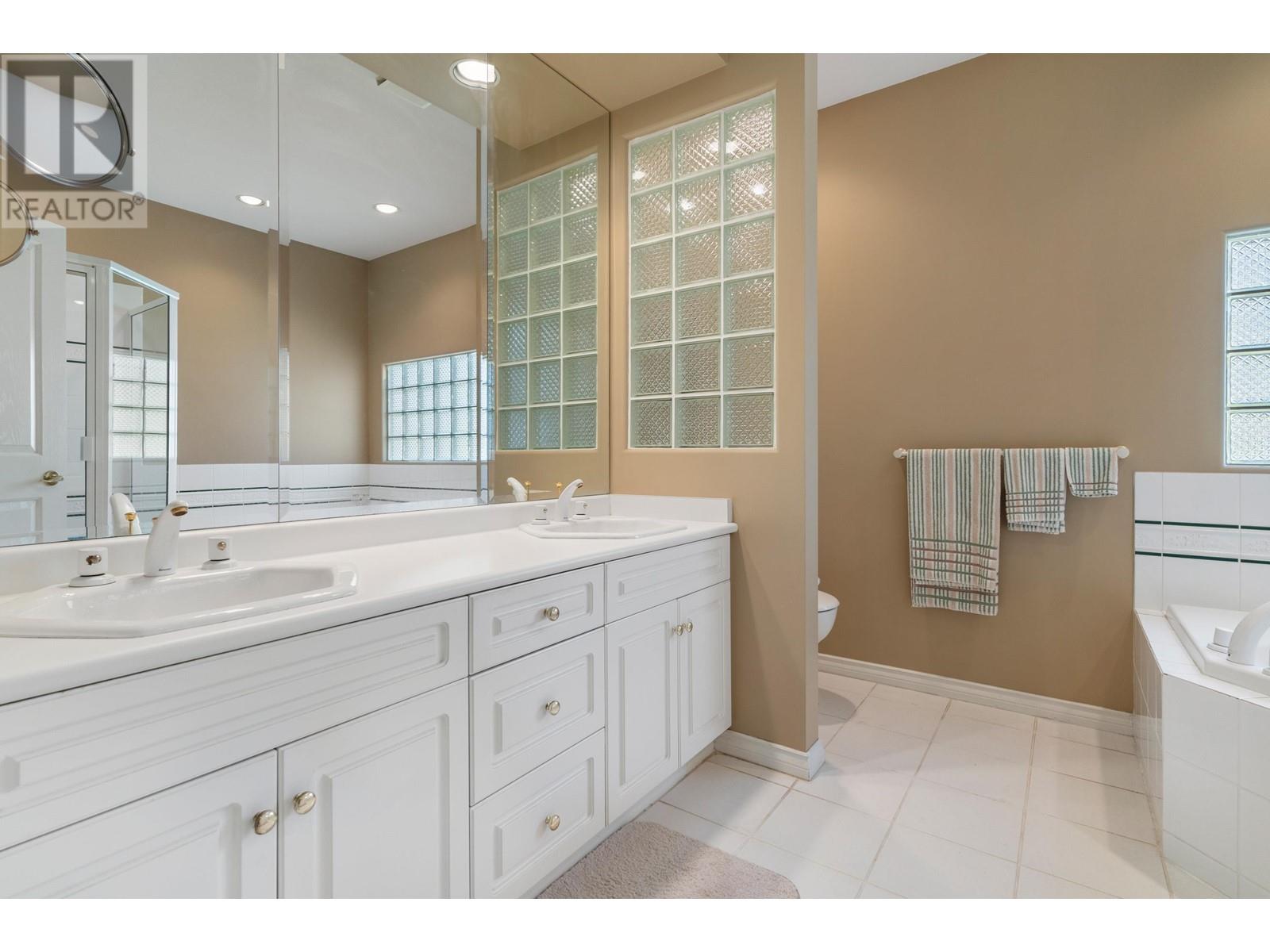 211 6505 3 Avenue, Delta, British Columbia  V4L 2N1 - Photo 29 - R2861854