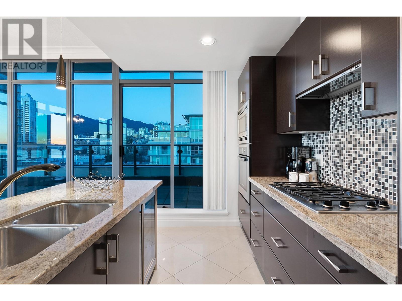 Ph3 162 Victory Ship Way, North Vancouver, British Columbia  V7L 0B4 - Photo 14 - R2861930