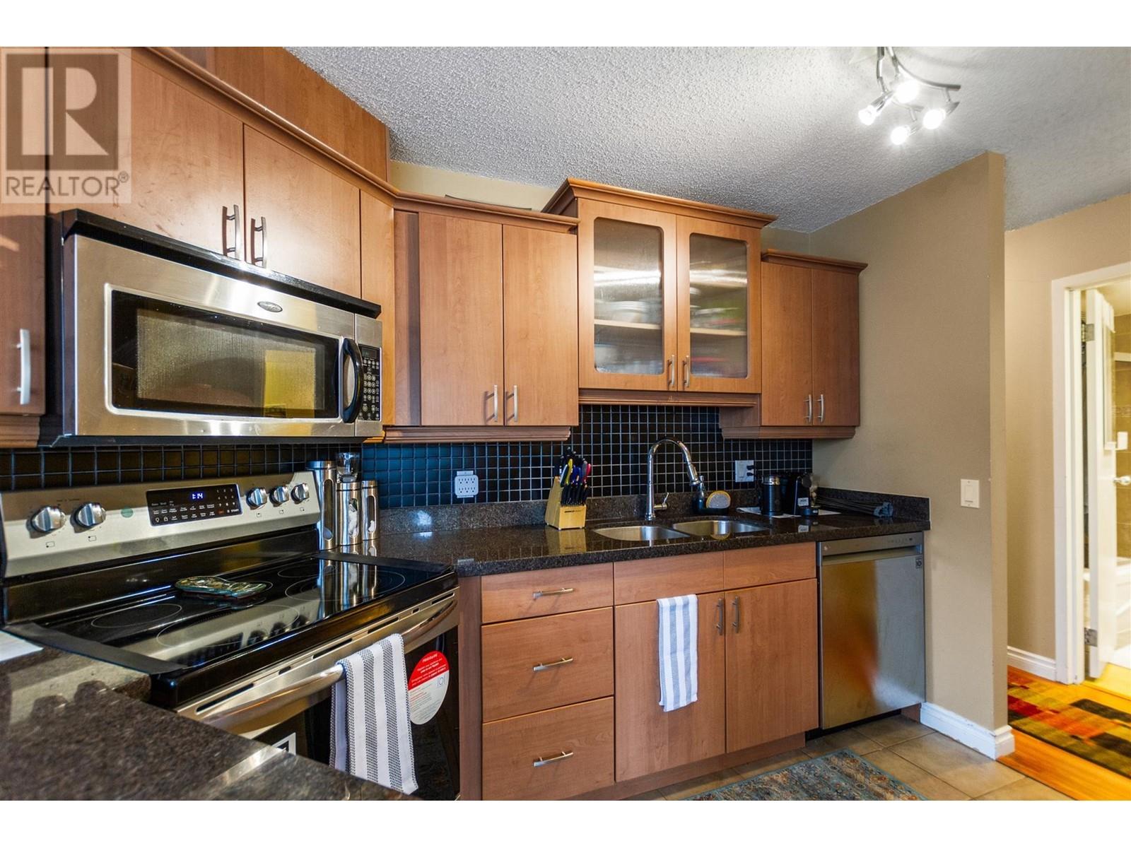 1808 3970 Carrigan Court, Burnaby, British Columbia  V3N 4S5 - Photo 3 - R2861934
