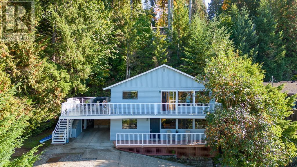 5885 Sandy Hook Road, Sechelt, British Columbia  V7Z 0P4 - Photo 2 - R2861909