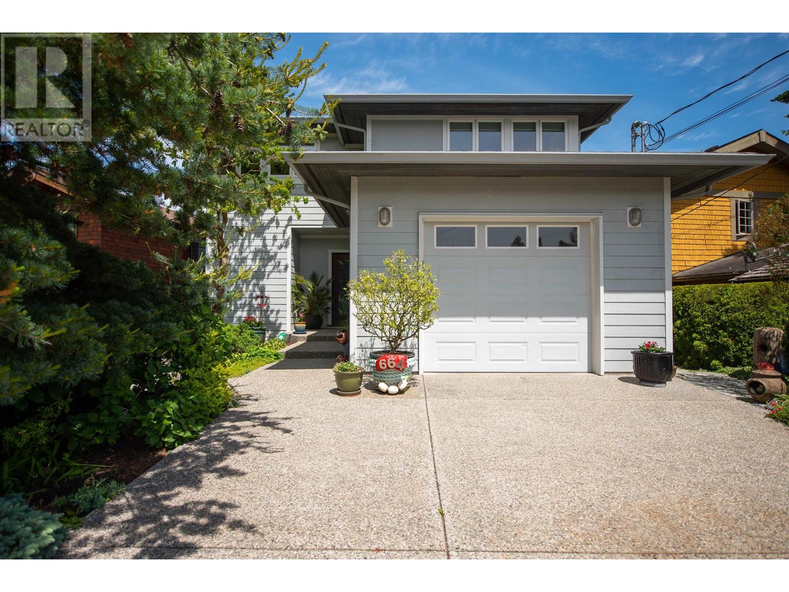 664 Bay Road, Gibsons, British Columbia  V0N 1V8 - Photo 5 - R2861951