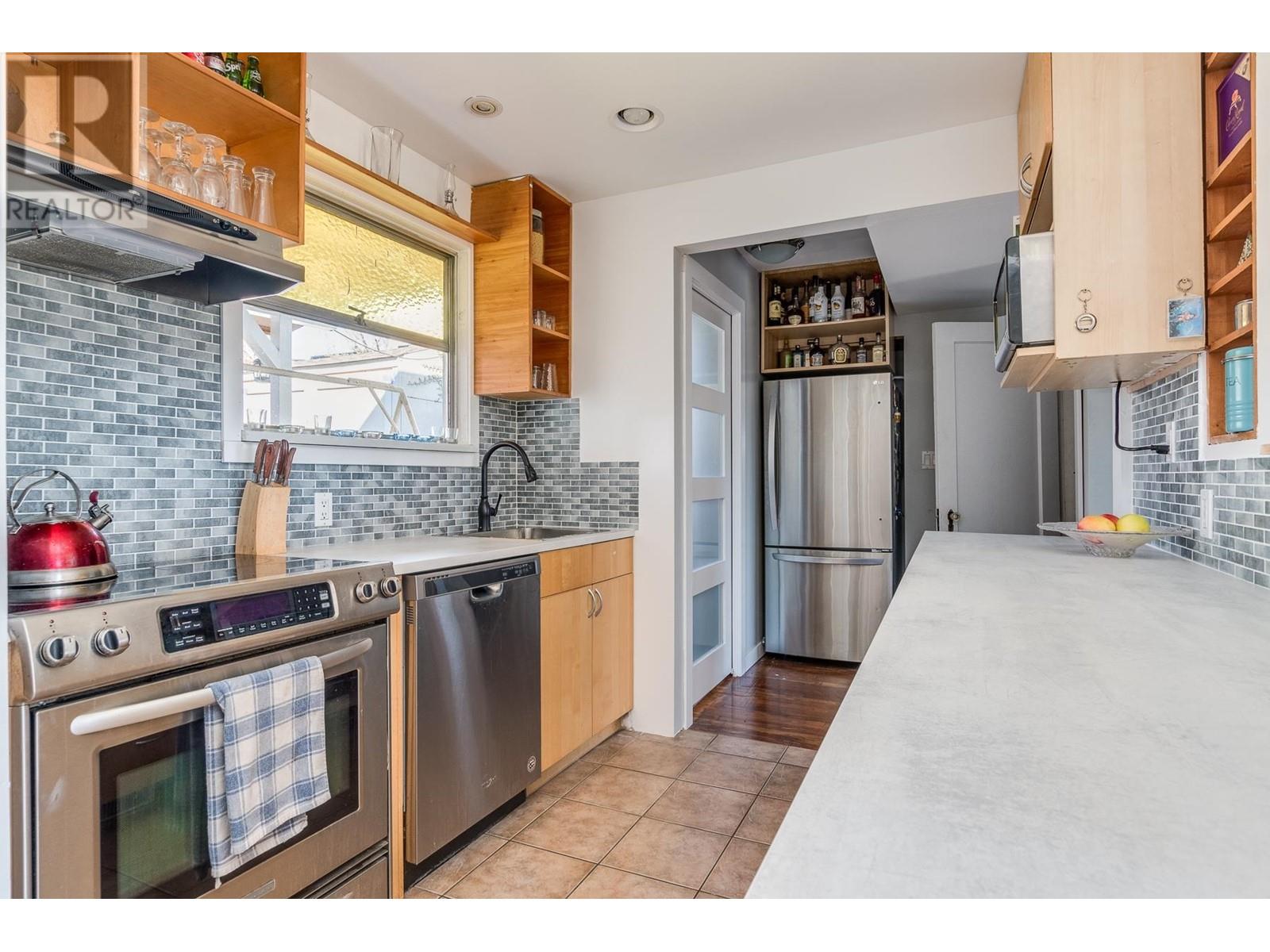 5391 Knight Street, Vancouver, British Columbia  V5P 2T8 - Photo 8 - R2861972