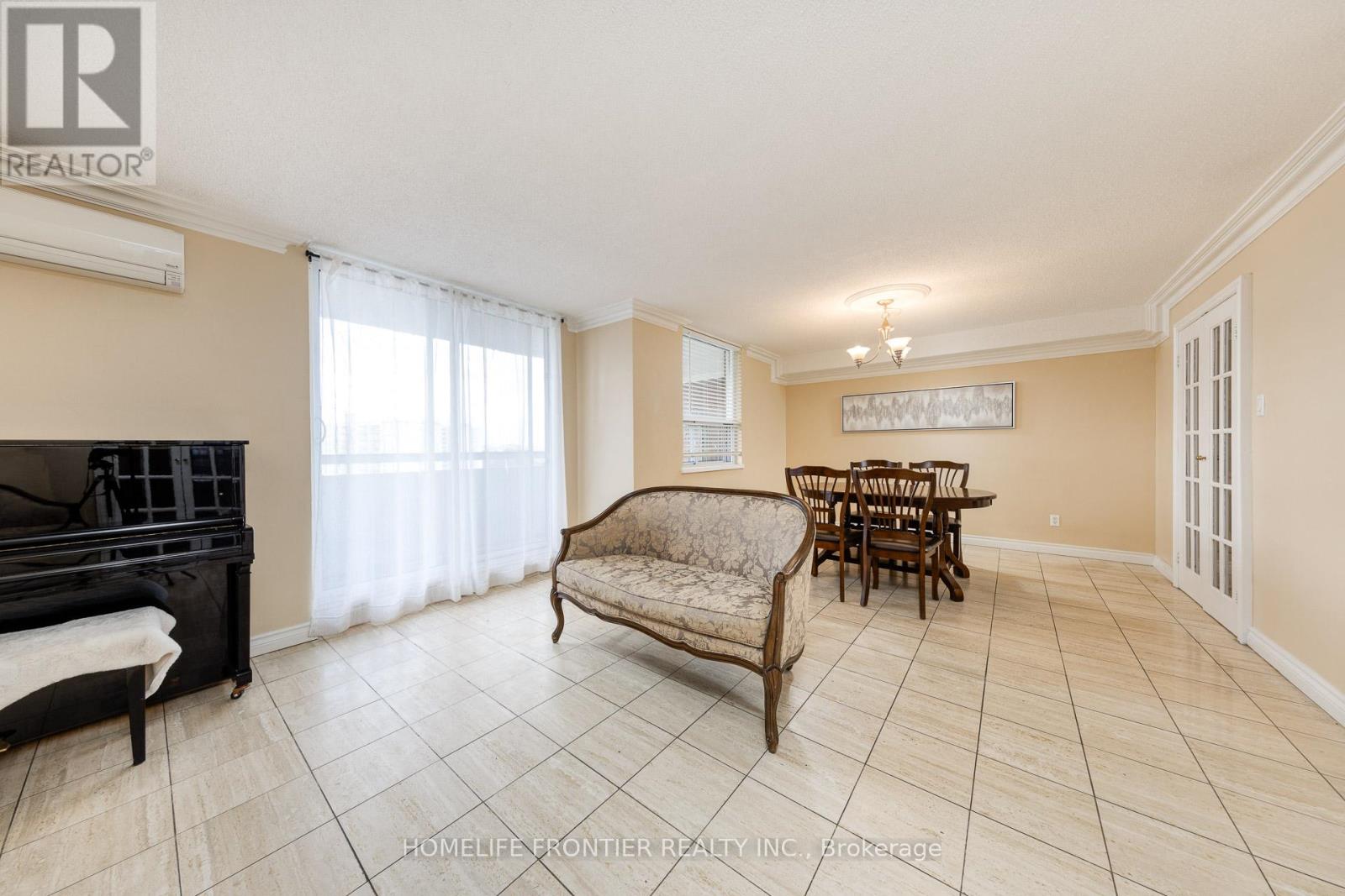 #1002 -1 Royal Orchard Blvd, Markham, Ontario  L3T 3C1 - Photo 4 - N8163466