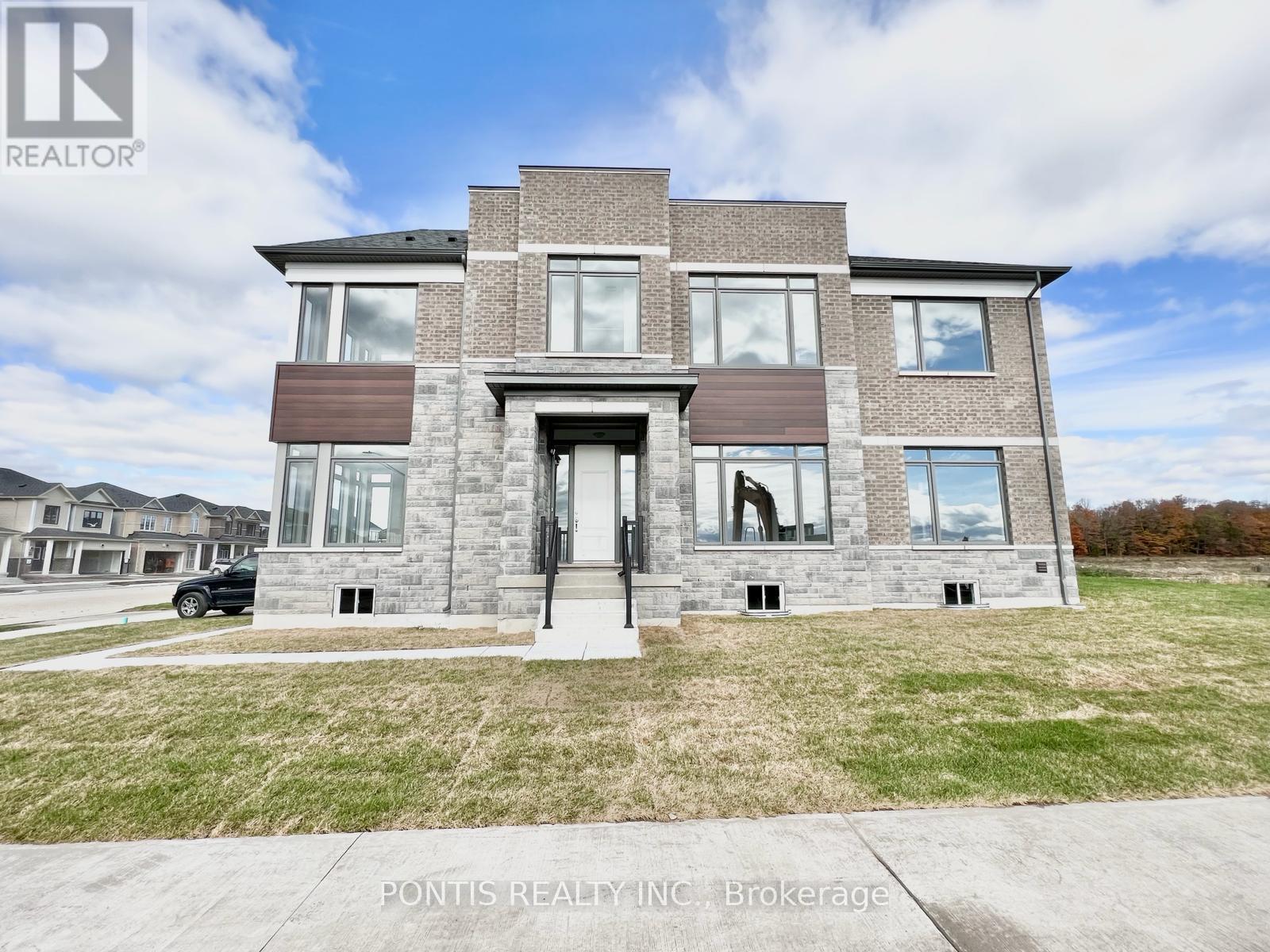158 Terry Fox Dr, Barrie, Ontario  L9S 2Z8 - Photo 4 - S8163576
