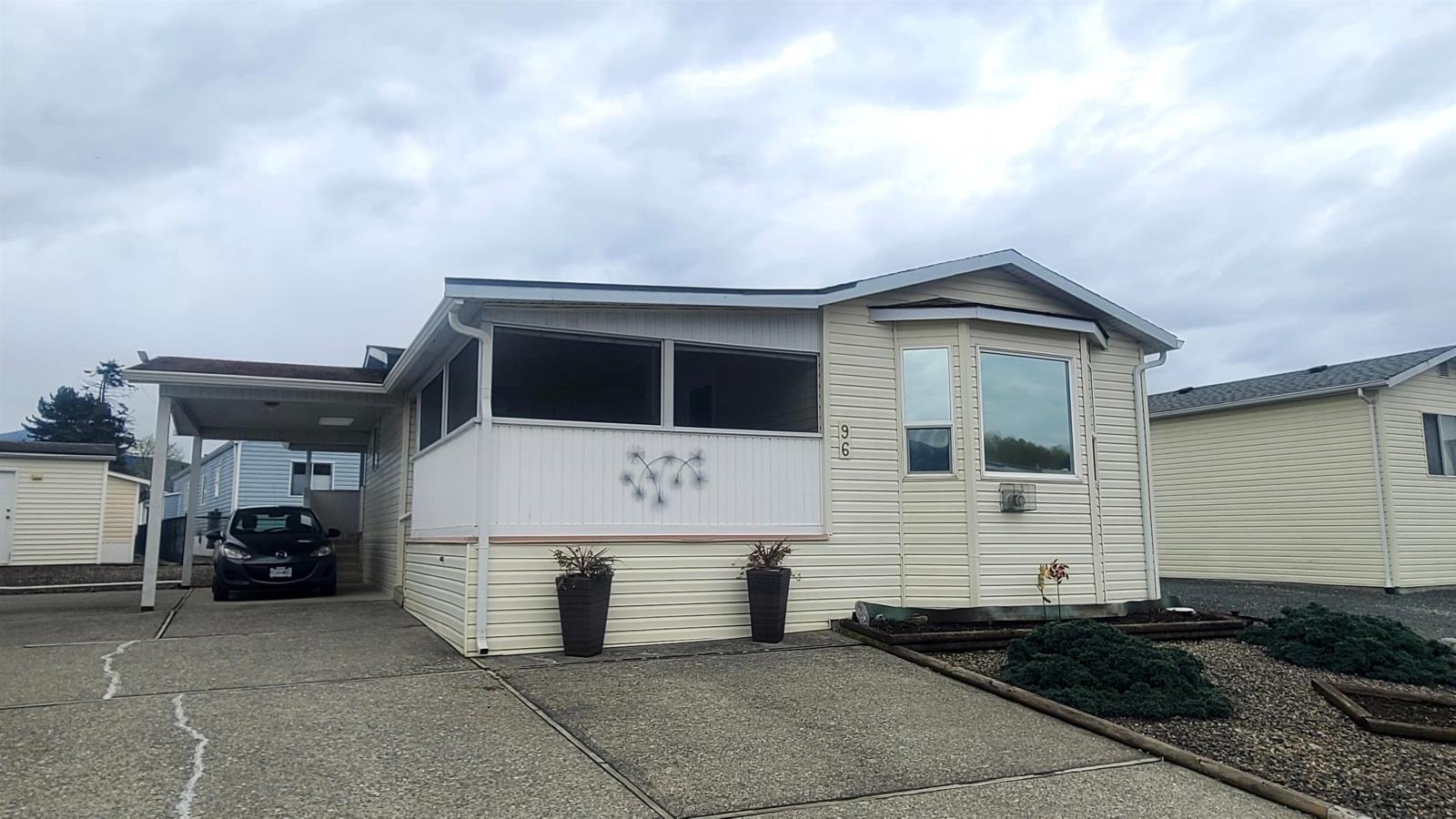 Chilliwack Manufactured Home for sale:  2 bedroom 936 sq.ft. (Listed 2106-02-06)