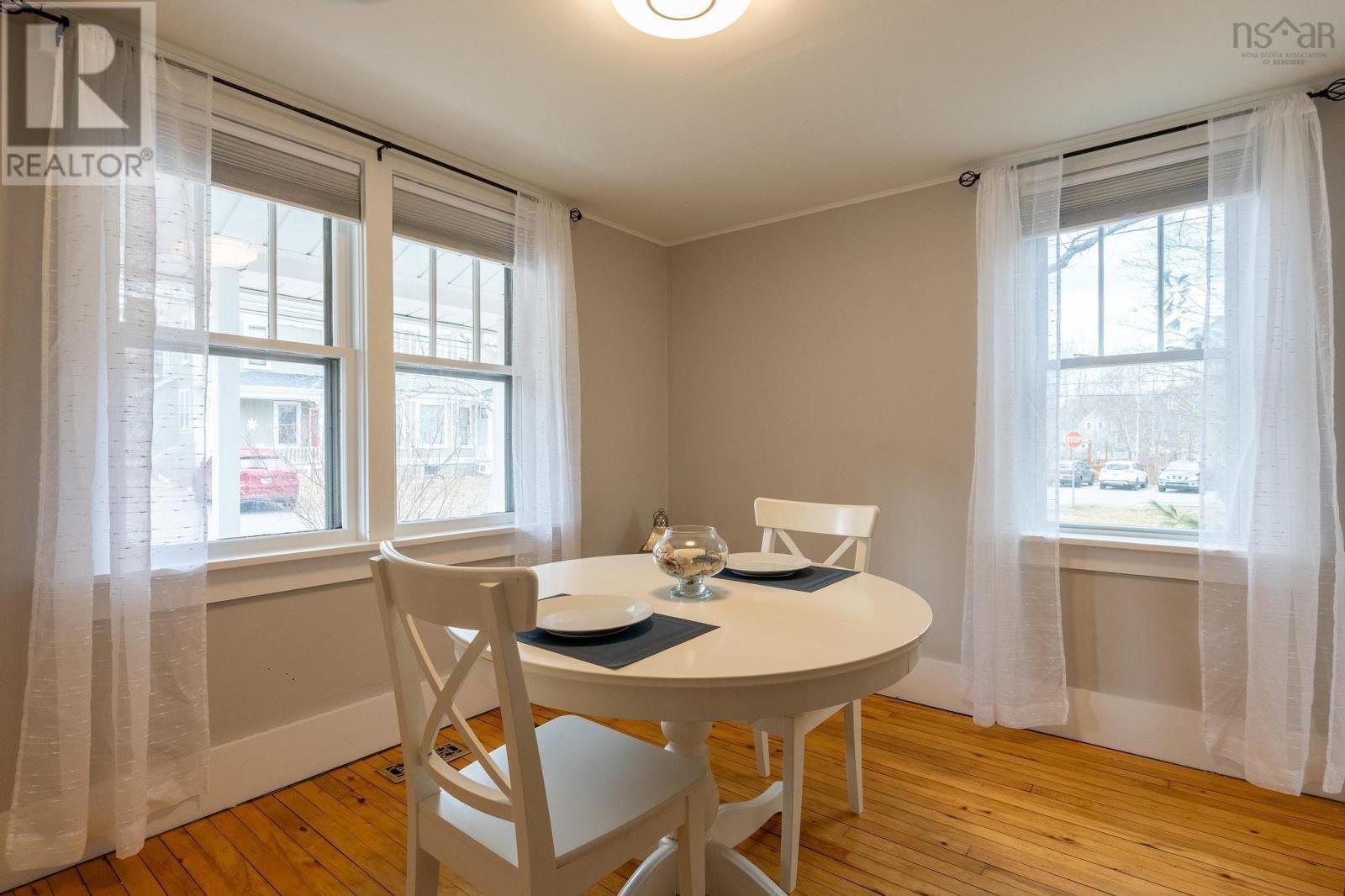 9 Pond Street, Mahone Bay, Nova Scotia  B0J 2E0 - Photo 10 - 202405185
