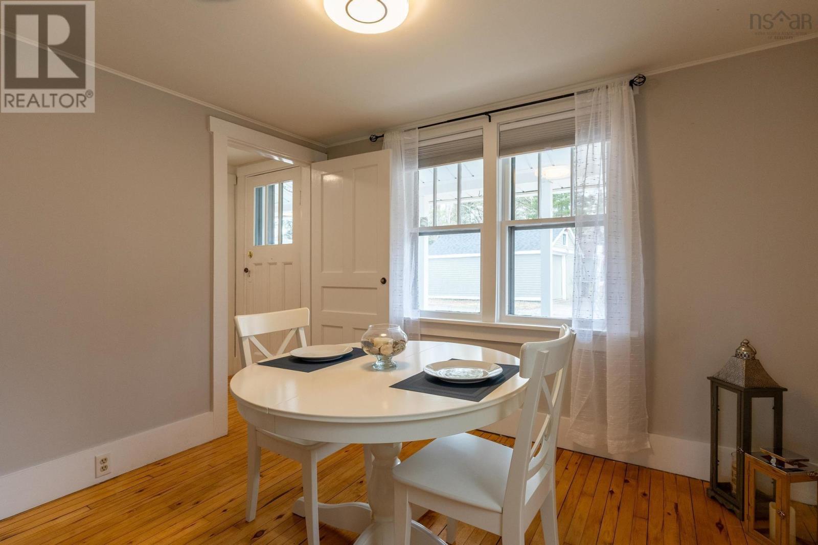 9 Pond Street, Mahone Bay, Nova Scotia  B0J 2E0 - Photo 11 - 202405185