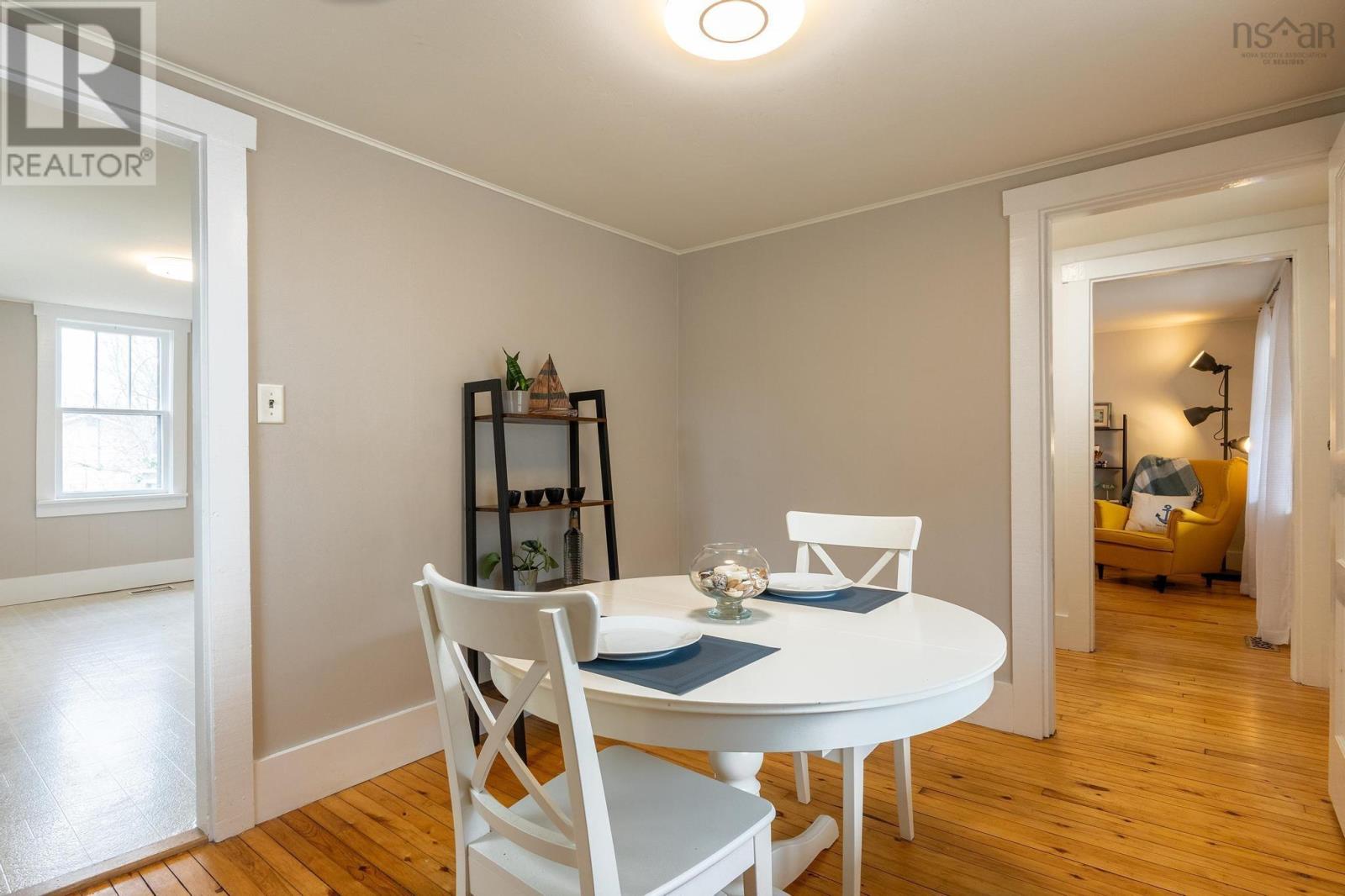 9 Pond Street, Mahone Bay, Nova Scotia  B0J 2E0 - Photo 12 - 202405185