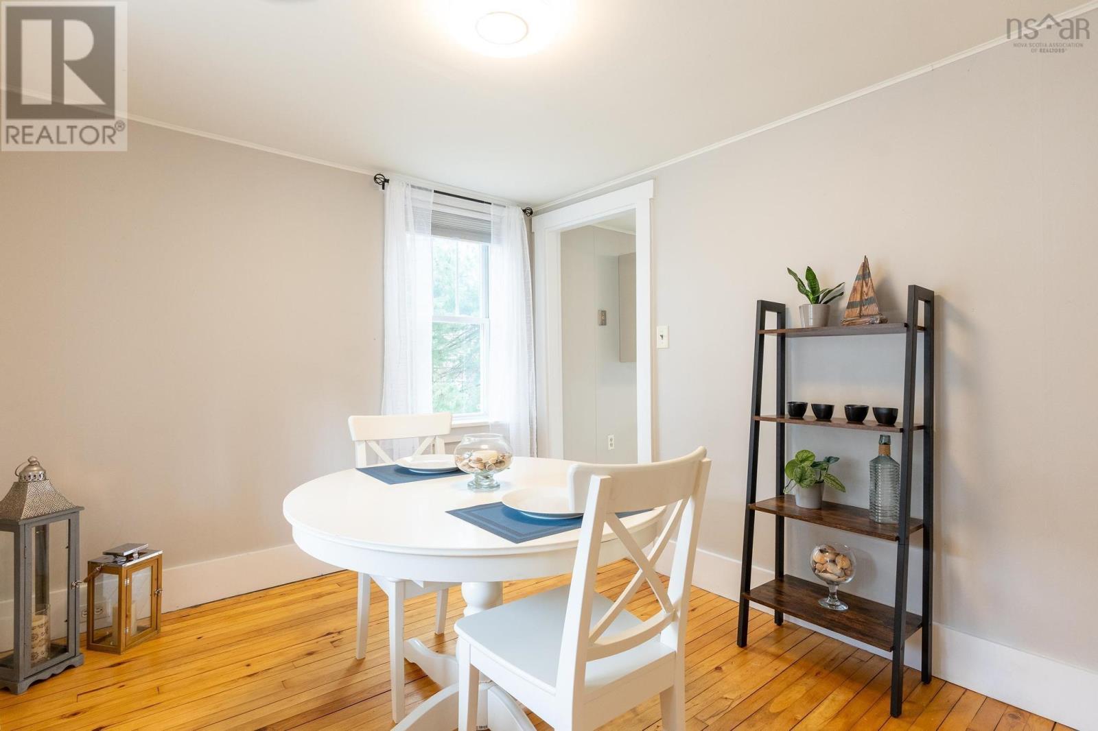 9 Pond Street, Mahone Bay, Nova Scotia  B0J 2E0 - Photo 13 - 202405185