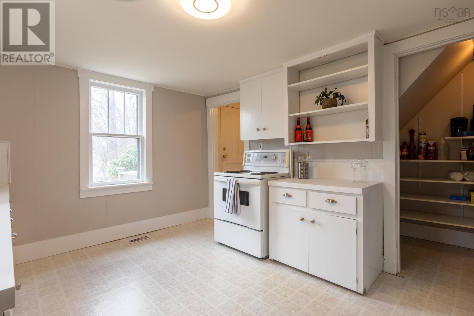 9 Pond Street, Mahone Bay, Nova Scotia  B0J 2E0 - Photo 14 - 202405185