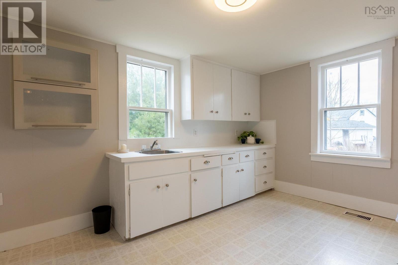 9 Pond Street, Mahone Bay, Nova Scotia  B0J 2E0 - Photo 16 - 202405185