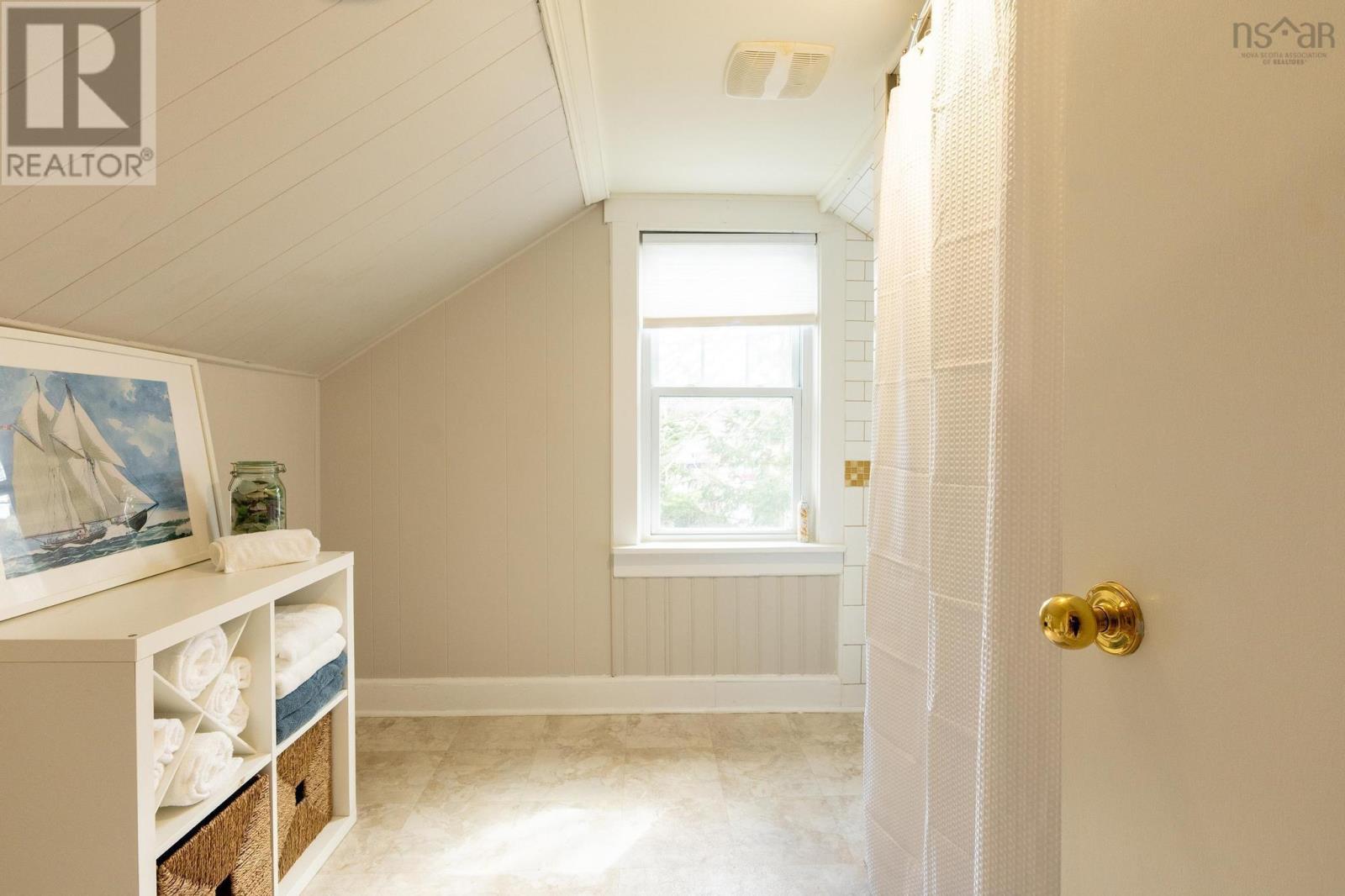 9 Pond Street, Mahone Bay, Nova Scotia  B0J 2E0 - Photo 37 - 202405185