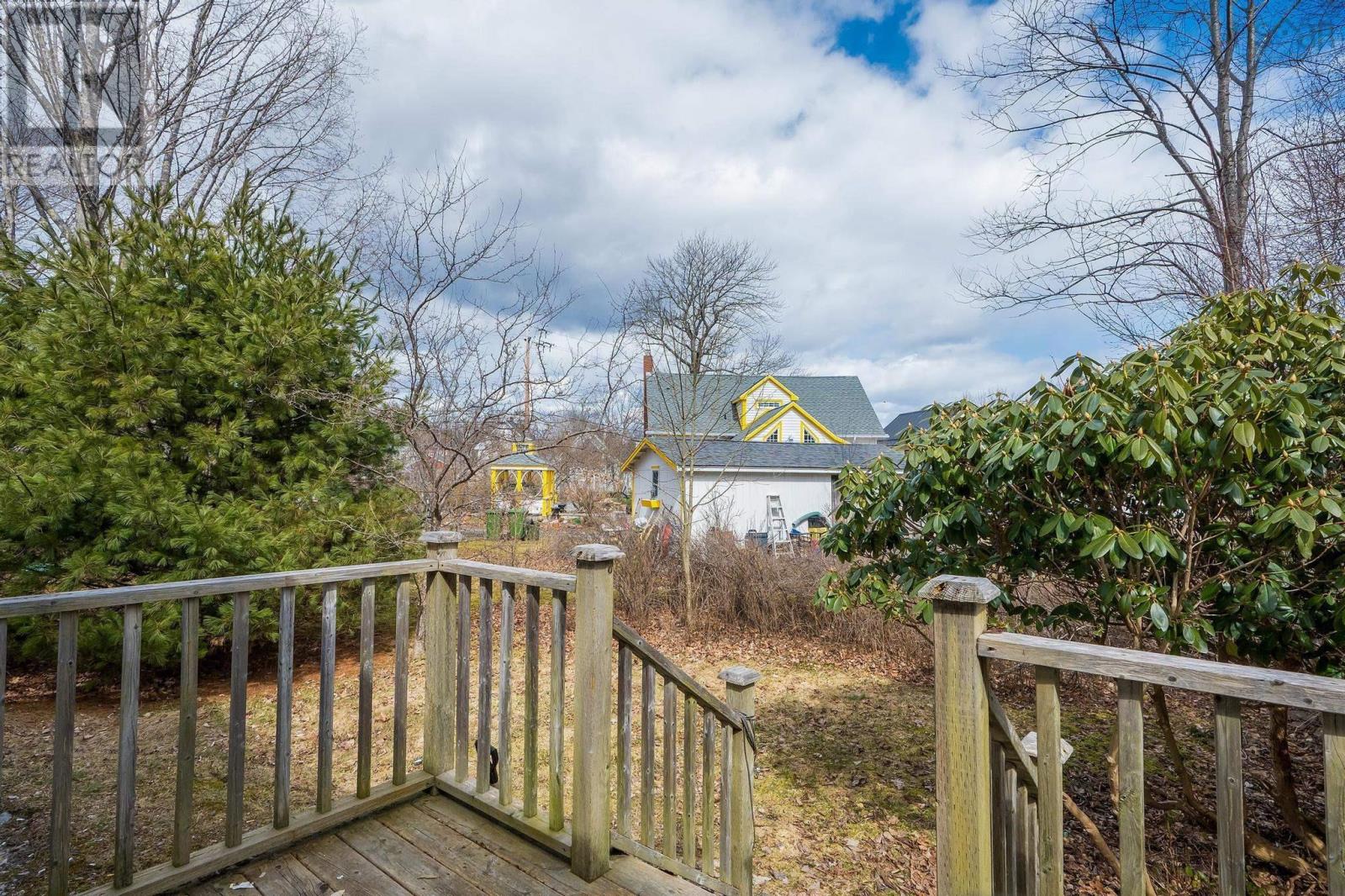 9 Pond Street, Mahone Bay, Nova Scotia  B0J 2E0 - Photo 4 - 202405185