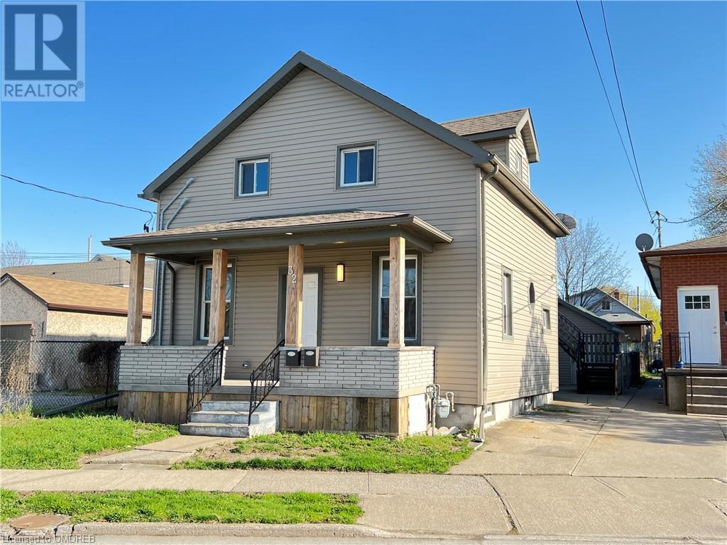 32 Garnet Street, St. Catharines, Ontario  L2R 7C2 - Photo 1 - 40560096