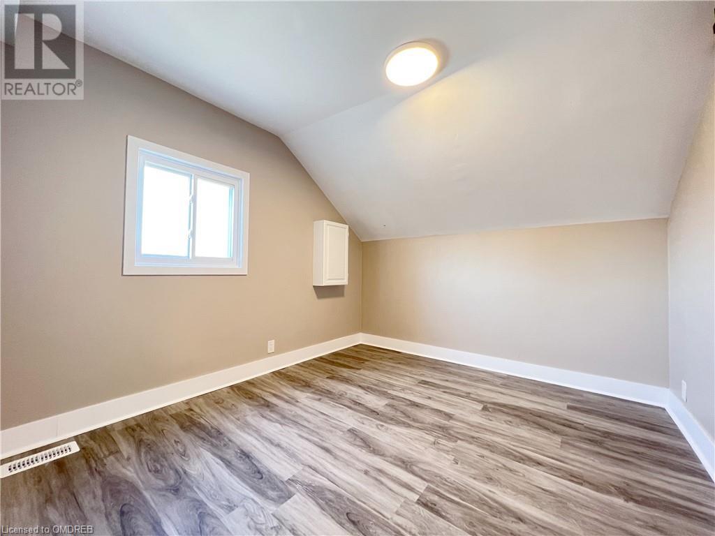 32 Garnet Street, St. Catharines, Ontario  L2R 7C2 - Photo 24 - 40560096