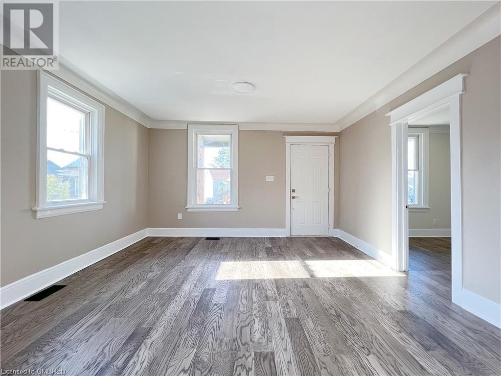 32 Garnet Street, St. Catharines, Ontario  L2R 7C2 - Photo 8 - 40560096