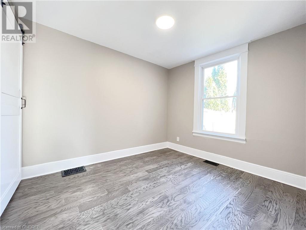 32 Garnet Street, St. Catharines, Ontario  L2R 7C2 - Photo 11 - 40560036