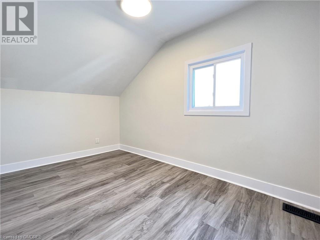 32 Garnet Street, St. Catharines, Ontario  L2R 7C2 - Photo 24 - 40560036