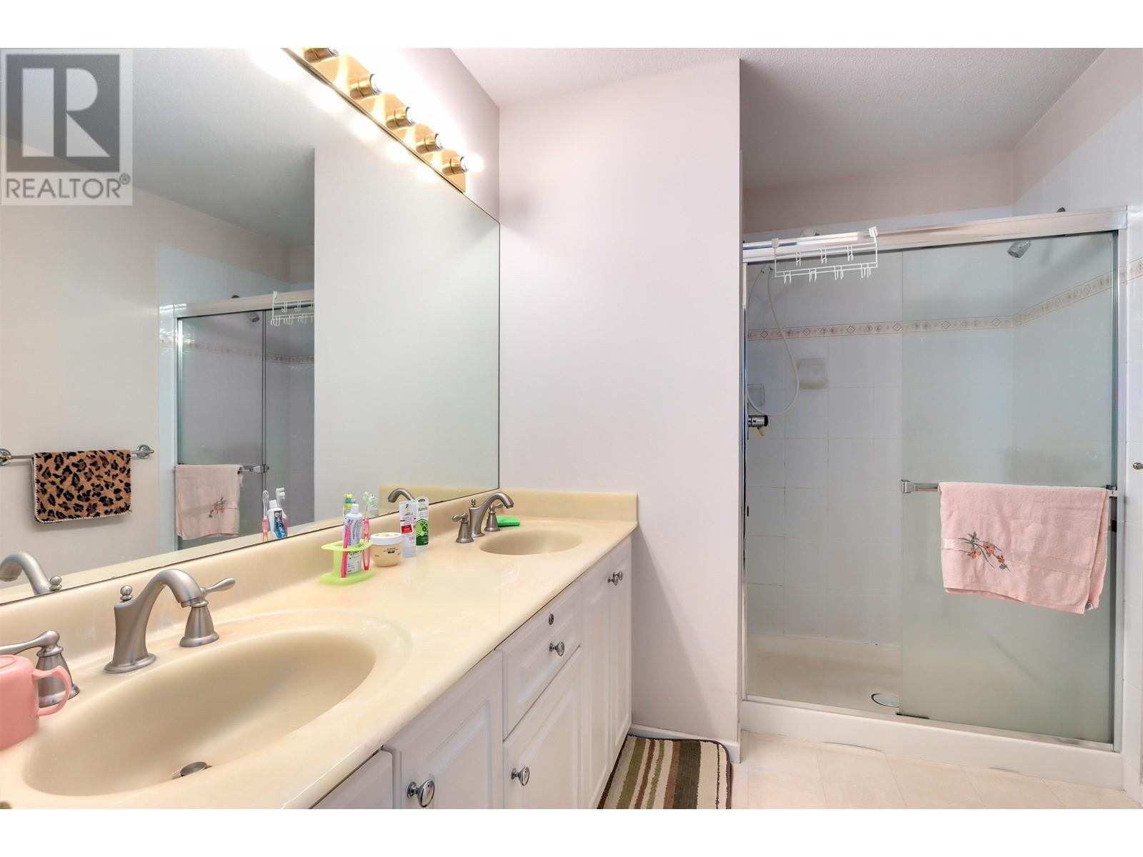 43 7500 Cumberland Street, Burnaby, British Columbia  V3N 4Z9 - Photo 13 - R2862036