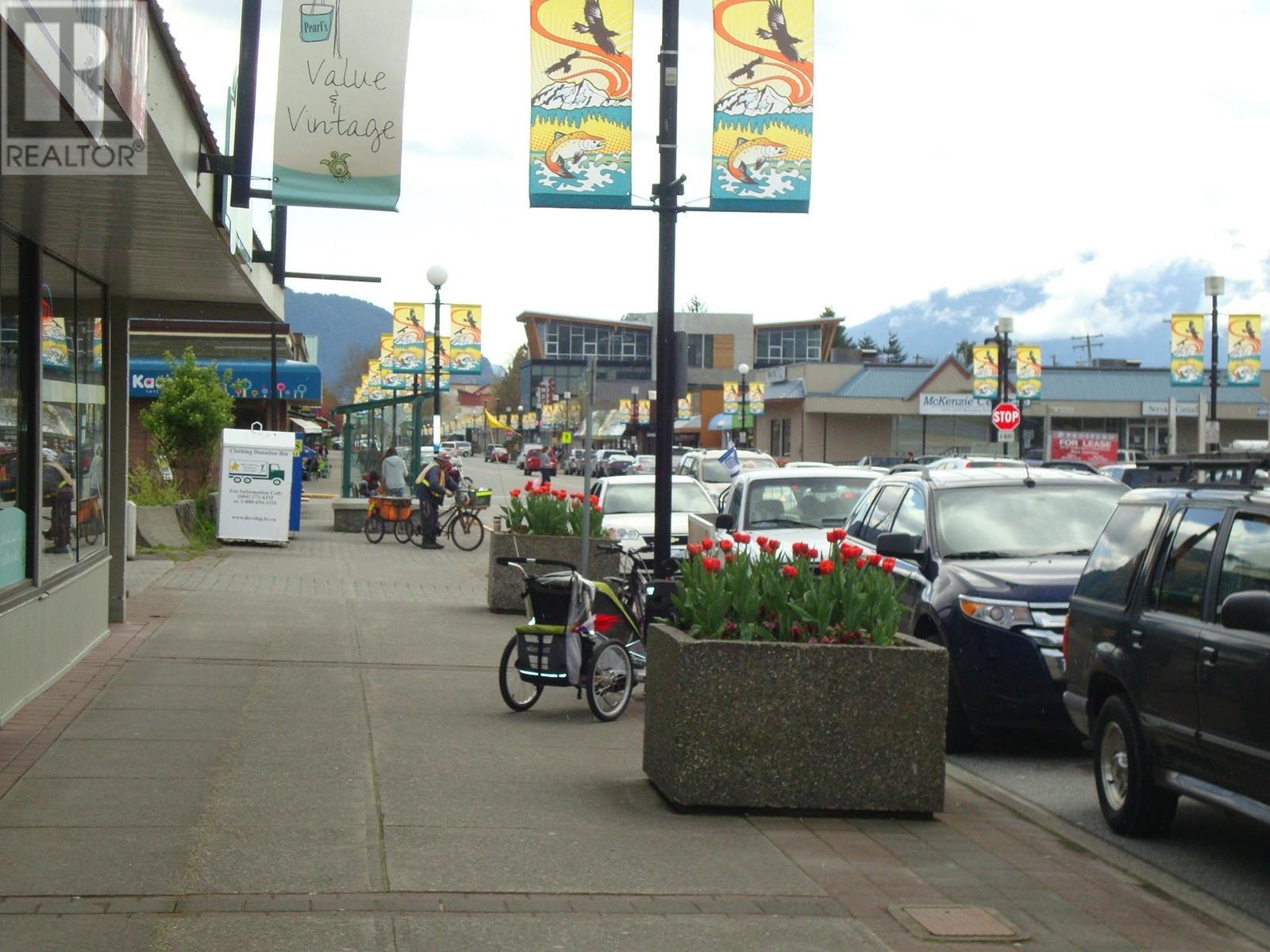 38134 Cleveland Avenue, Squamish, British Columbia  V0N 3G0 - Photo 5 - C8058622
