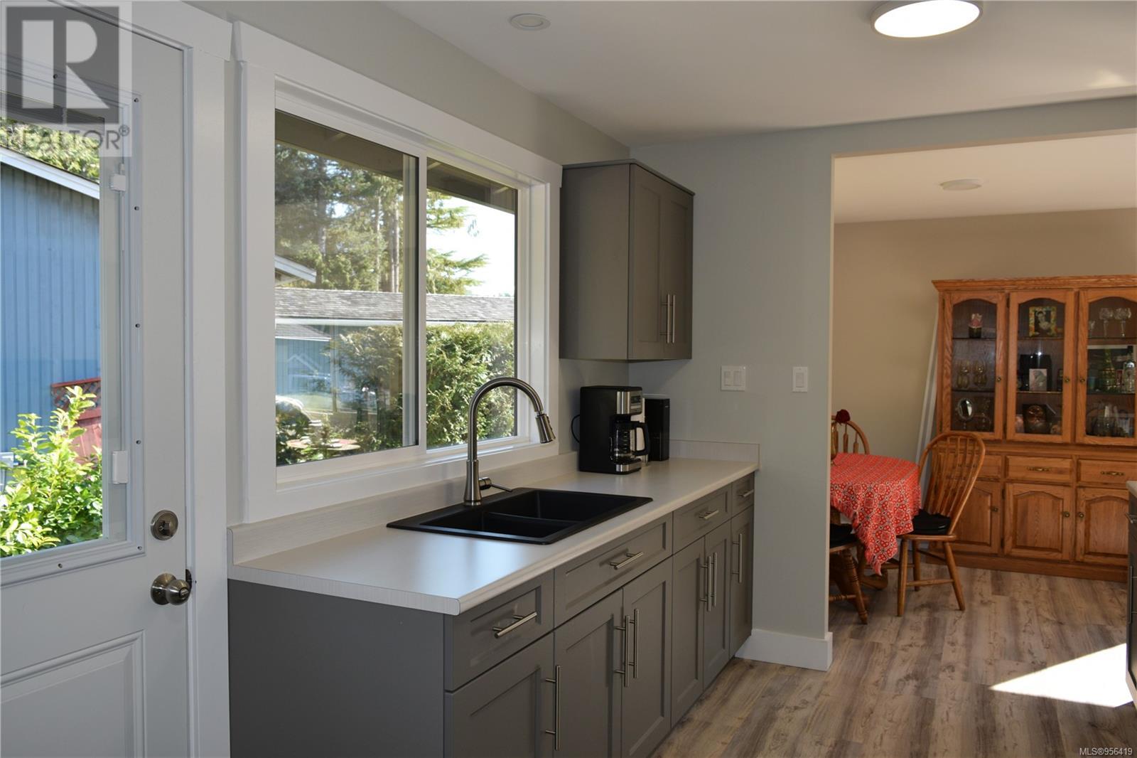 630 Dogwood Dr, Gold River, British Columbia  V0P 1G0 - Photo 4 - 956419