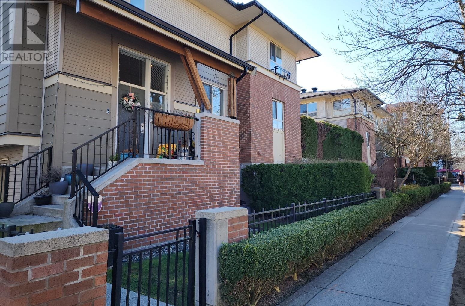 21 301 Klahanie Drive, Port Moody, British Columbia  V3H 0C2 - Photo 2 - R2862090