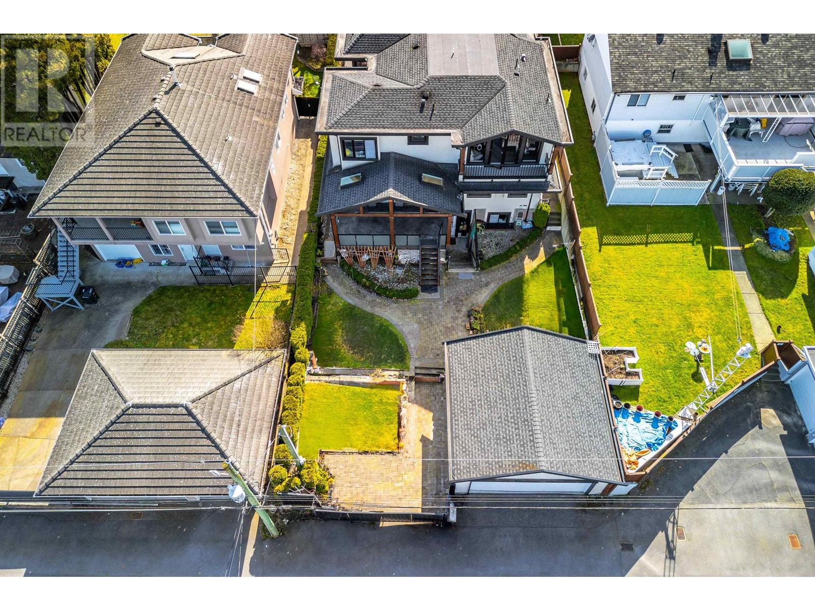 Listing Picture 29 of 39 : 6257 DICKENS STREET, Burnaby / 本拿比 - 魯藝地產 Yvonne Lu Group - MLS Medallion Club Member