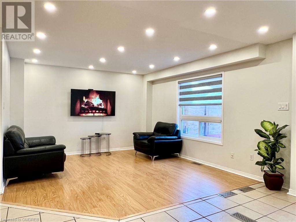 5953 Tenth Line W, Mississauga, Ontario  L5M 6K7 - Photo 7 - 40557616