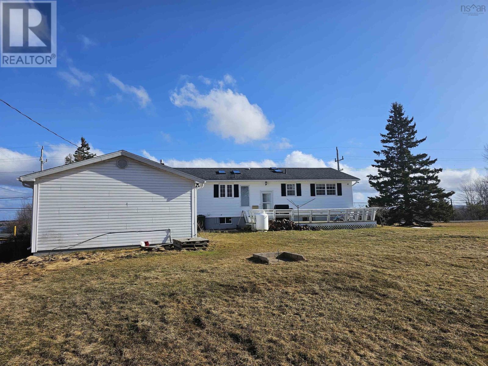 540 Seaview Drive, Upper North Sydney, Nova Scotia  B2A 3N8 - Photo 2 - 202405190