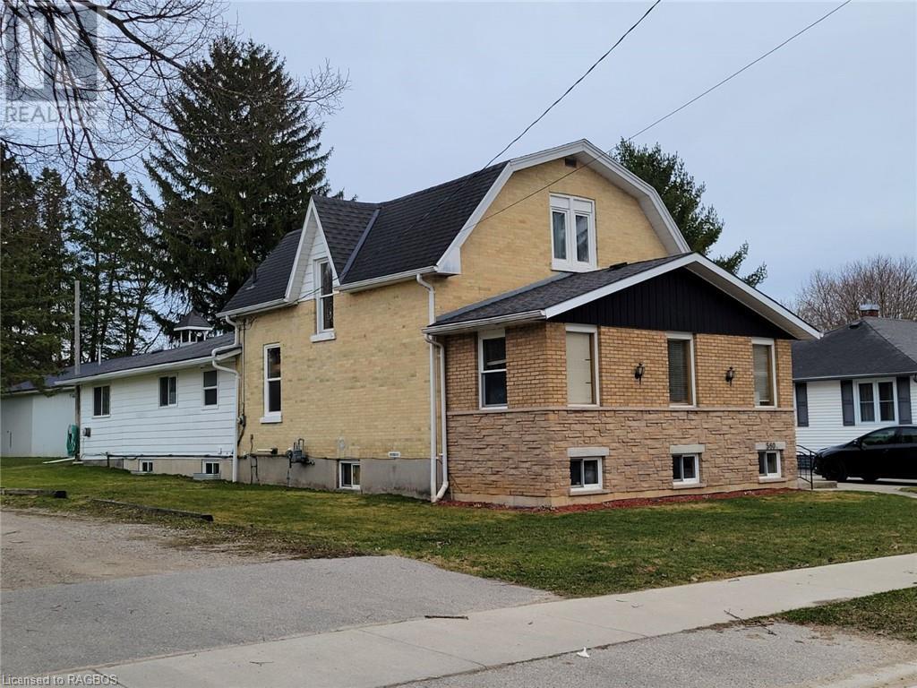 360 James Street, Mount Forest, Ontario  N0G 2L3 - Photo 2 - 40556342