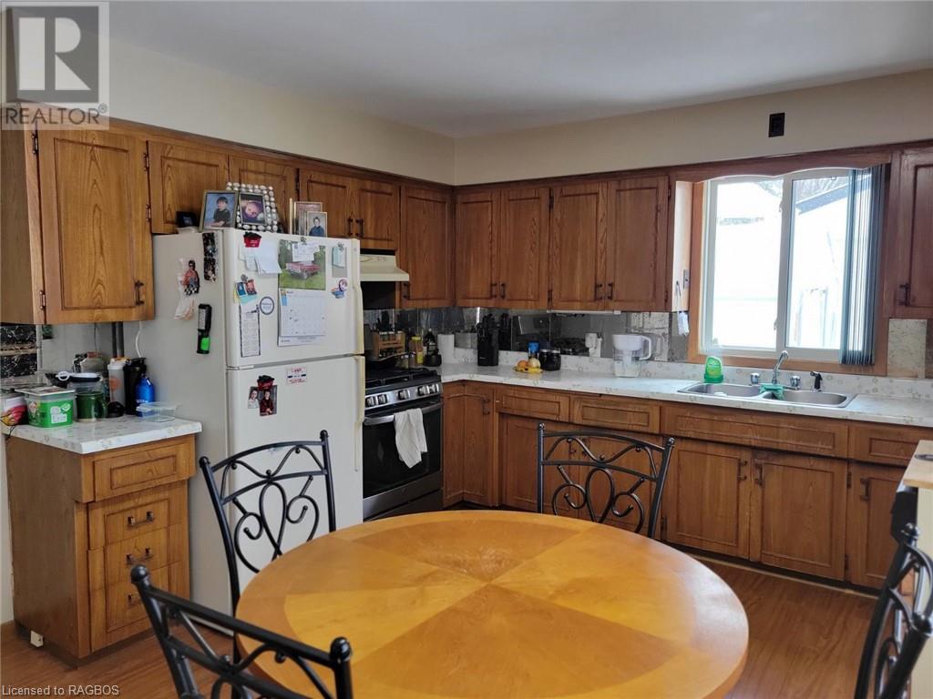 360 James Street, Mount Forest, Ontario  N0G 2L3 - Photo 5 - 40556342