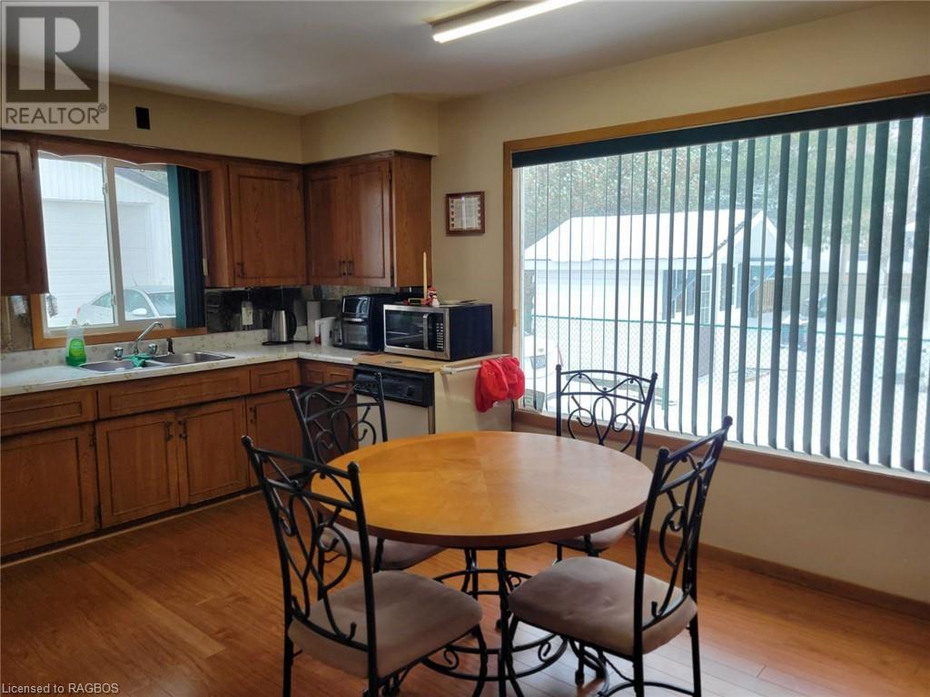 360 James Street, Mount Forest, Ontario  N0G 2L3 - Photo 4 - 40556342