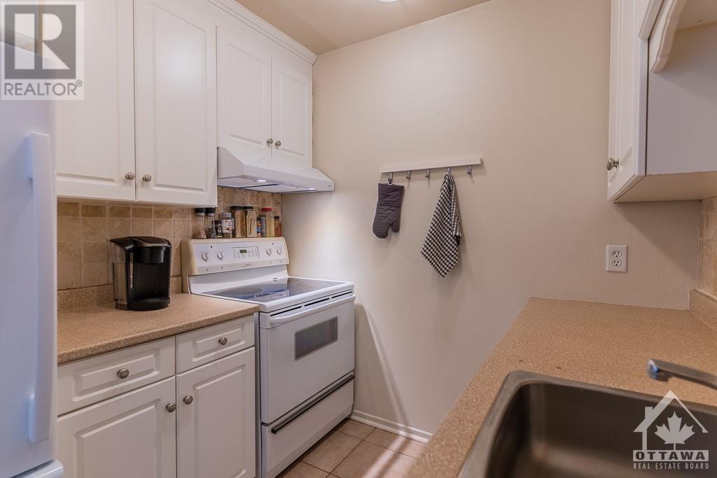 2610 Draper Avenue Unit#14, Ottawa, Ontario  K2H 8X8 - Photo 11 - 1382600