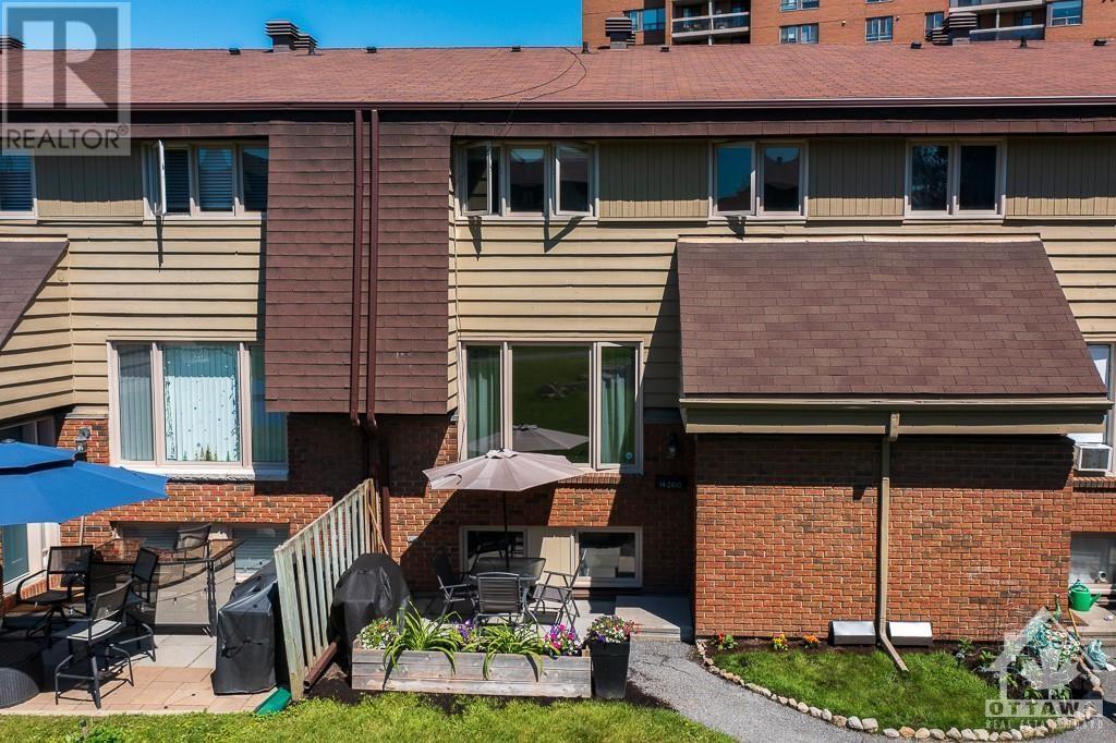 2610 Draper Avenue Unit#14, Ottawa, Ontario  K2H 8X8 - Photo 2 - 1382600