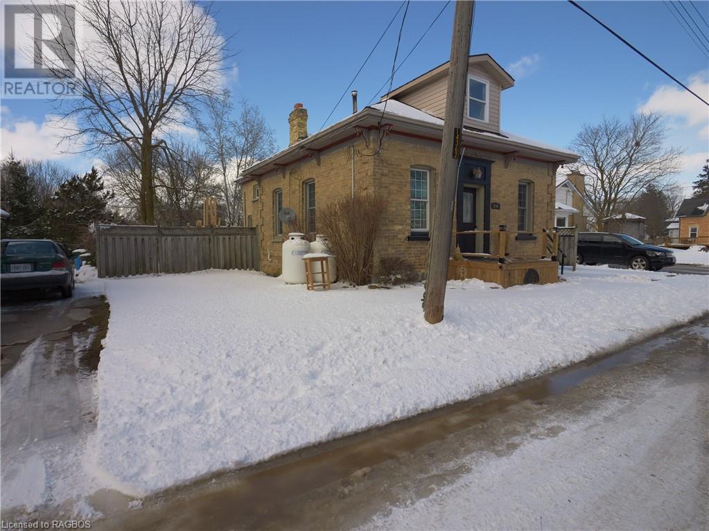120 4th Street Sw, Chesley, Ontario  N0G 1L0 - Photo 2 - 40560347