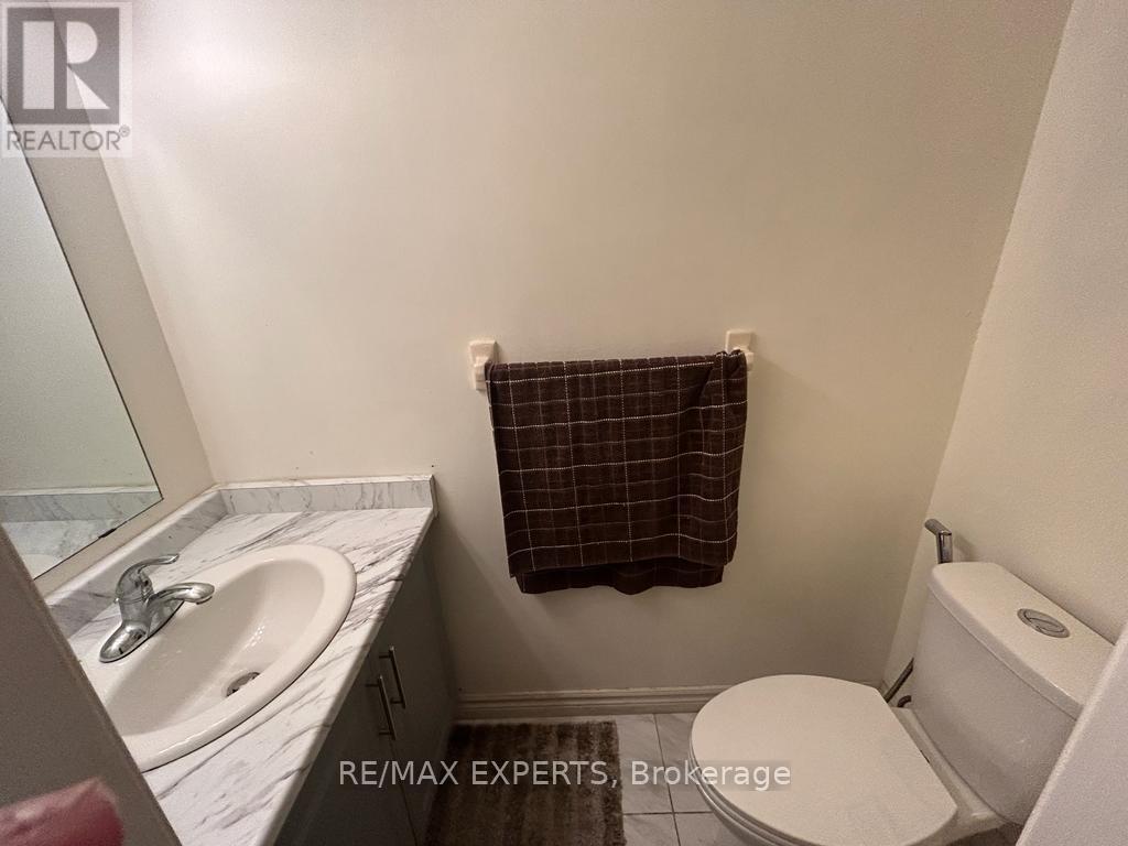 42 Quance St, Barrie, Ontario  L4N 7M3 - Photo 13 - S8165732