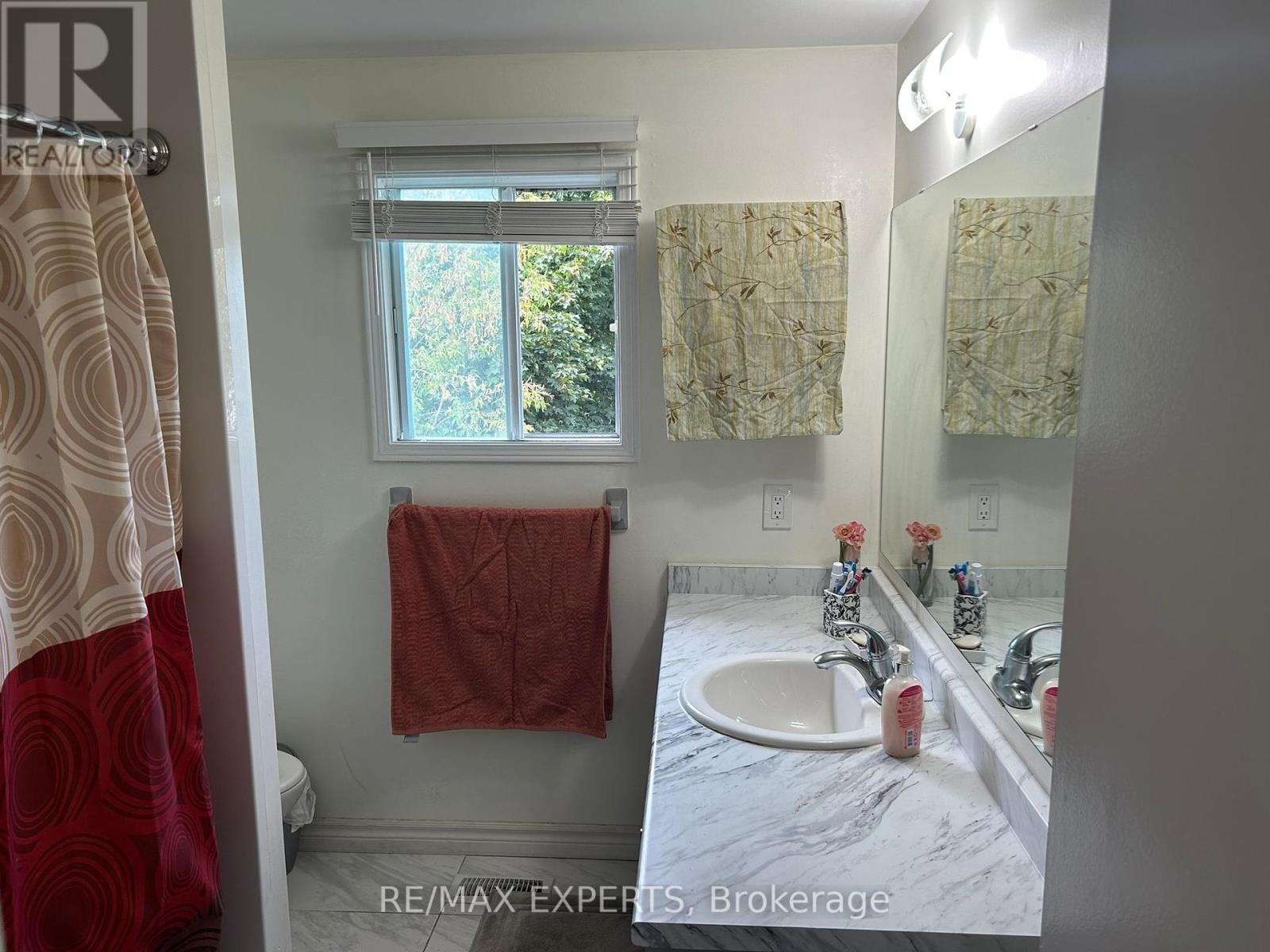 42 Quance St, Barrie, Ontario  L4N 7M3 - Photo 6 - S8165732