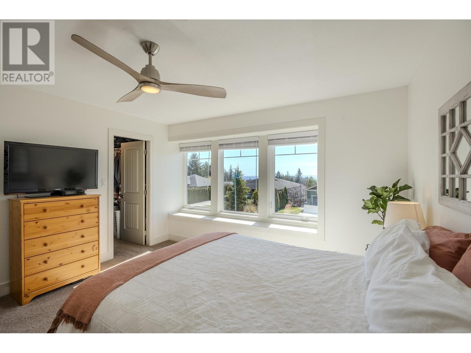 6388 Picadilly Place, Sechelt, British Columbia  V7Z 0N9 - Photo 14 - R2862153