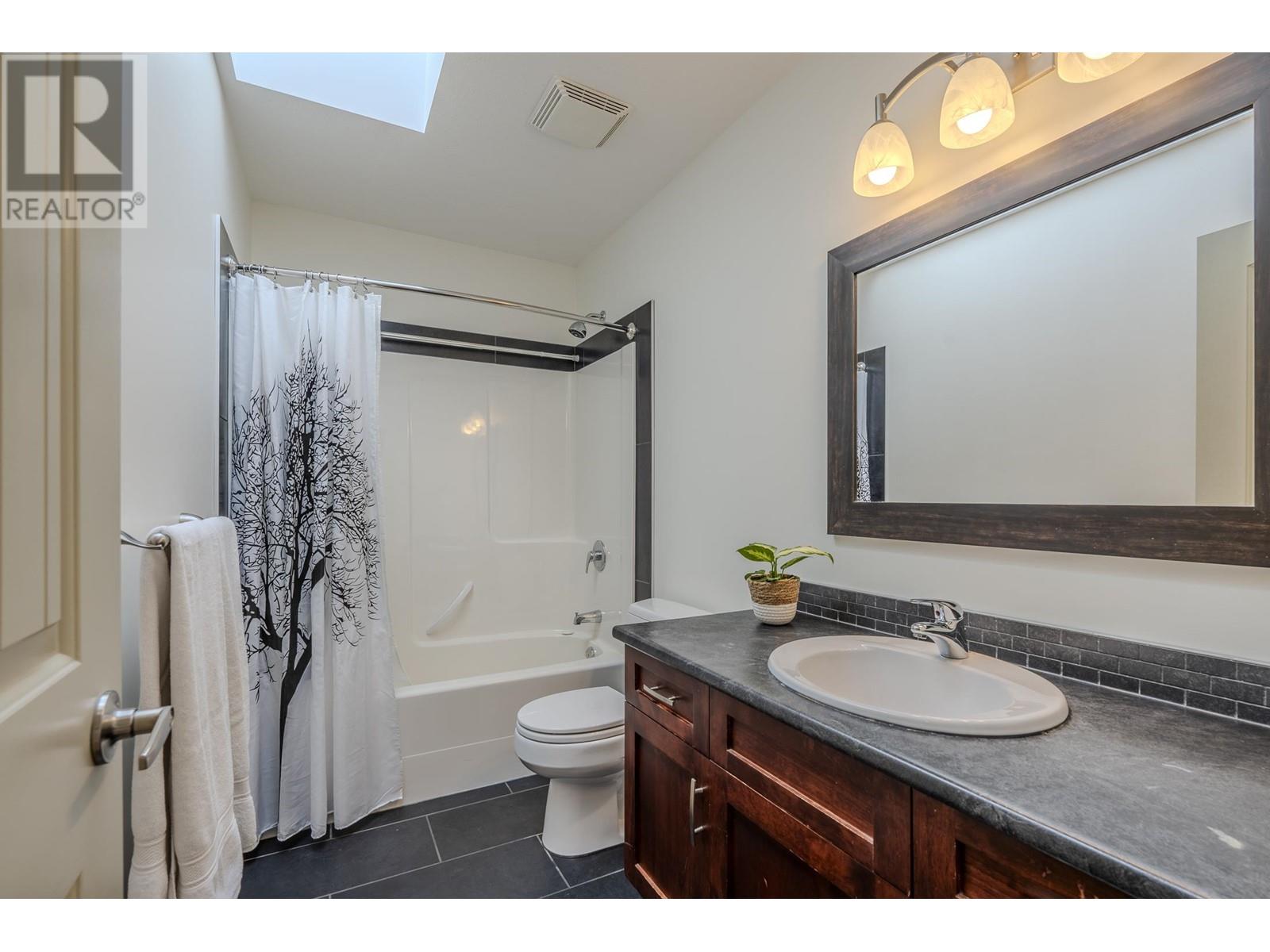 6388 Picadilly Place, Sechelt, British Columbia  V7Z 0N9 - Photo 21 - R2862153
