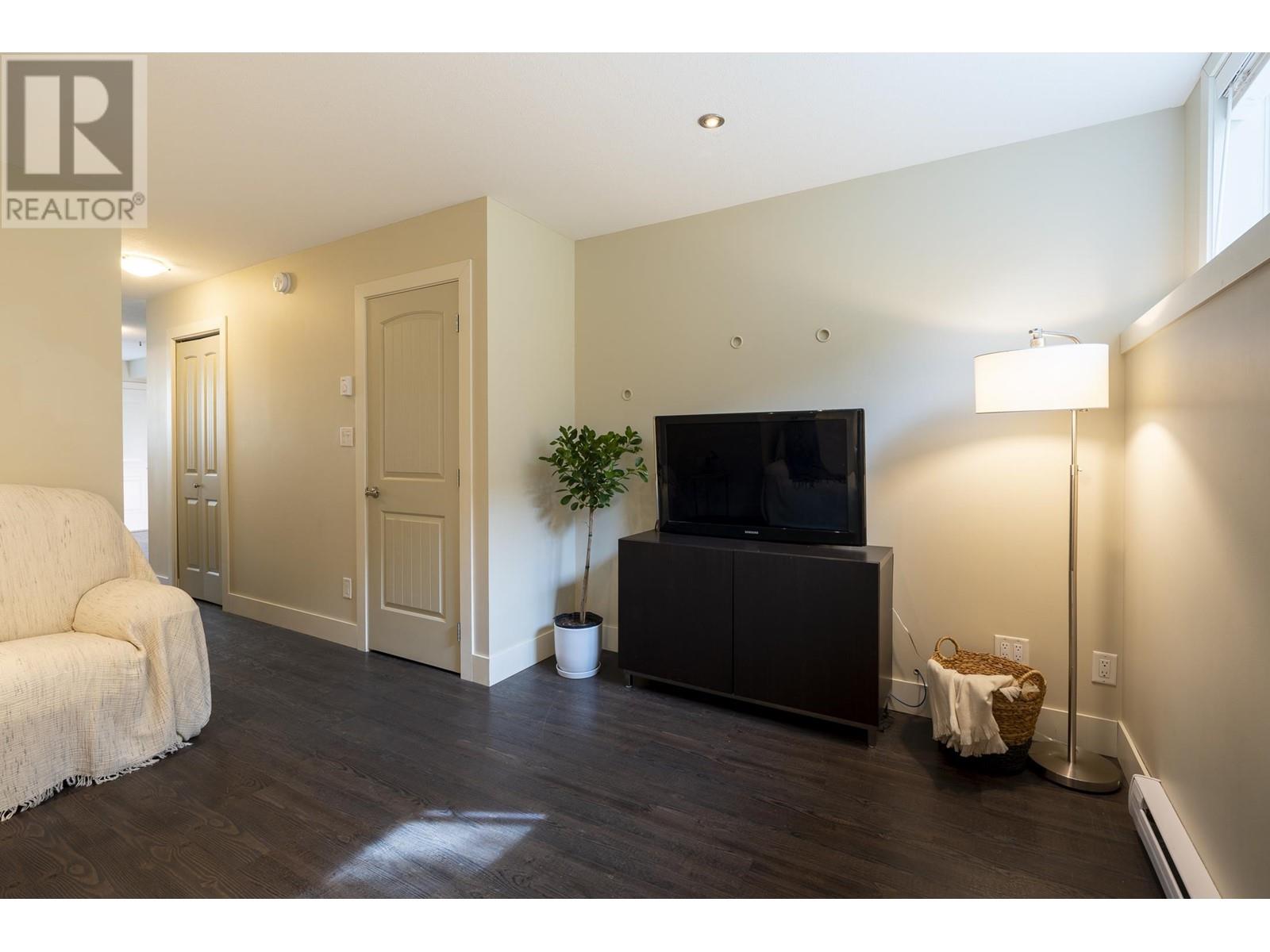 6388 Picadilly Place, Sechelt, British Columbia  V7Z 0N9 - Photo 30 - R2862153