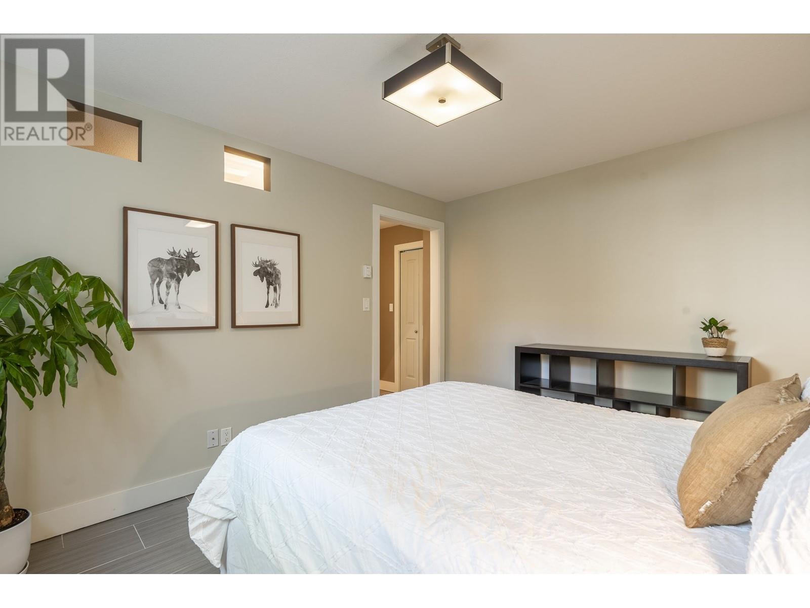 6388 Picadilly Place, Sechelt, British Columbia  V7Z 0N9 - Photo 31 - R2862153