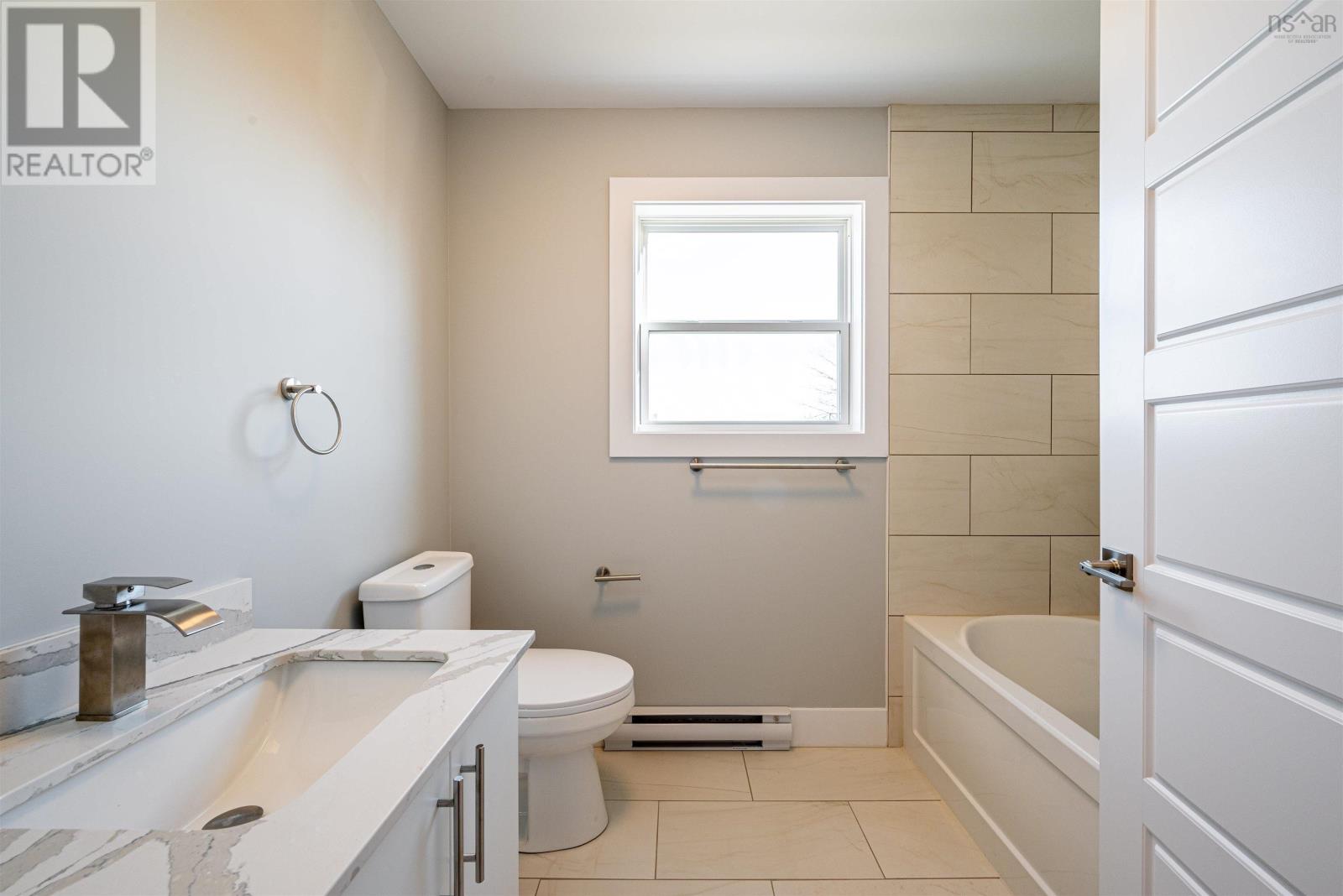 4 Charlton Avenue, Halifax, Nova Scotia  B3R 1B1 - Photo 10 - 202405273