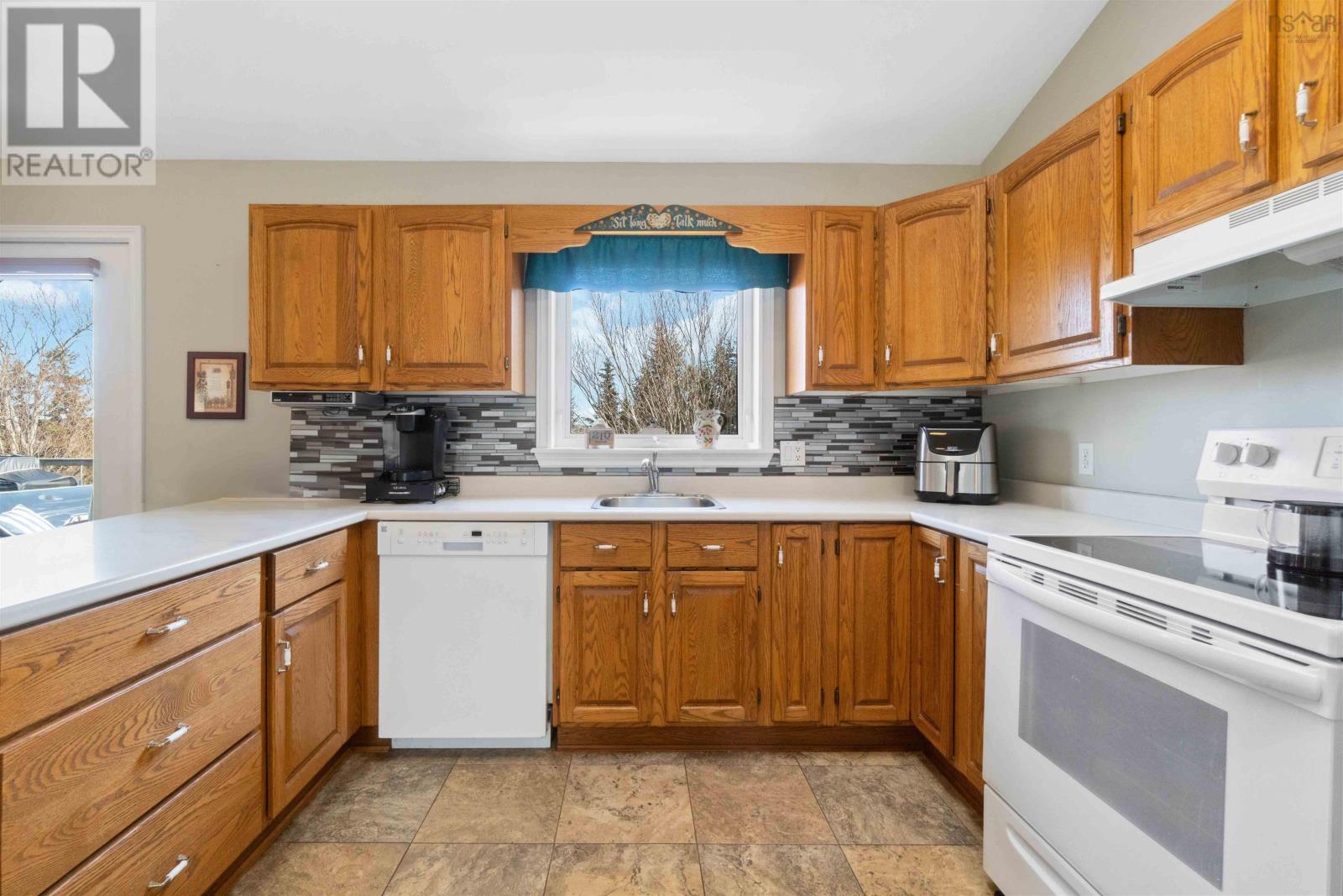334 West Porters Lake Road, Porters Lake, Nova Scotia  B3E 1K5 - Photo 9 - 202405239